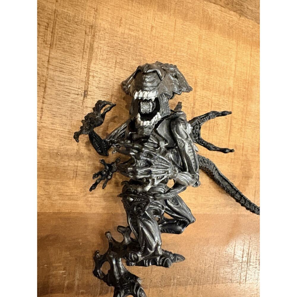 1992 Kenner ALIEN QUEEN w/Hatchling Used VG Condition - Picture 2 of 8
